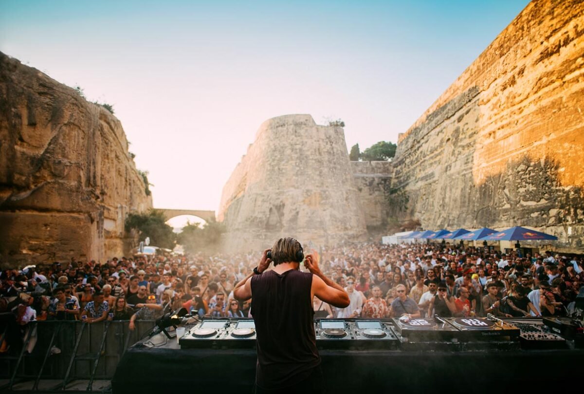 GLITCH Festival 2024: Un’esperienza musicale che prende vita nell’abbraccio di Malta