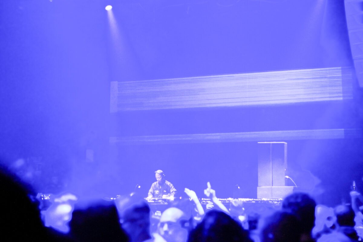 Jeff Mills at Liquid Room: il lato umano della techno tra rischio e imperfezione