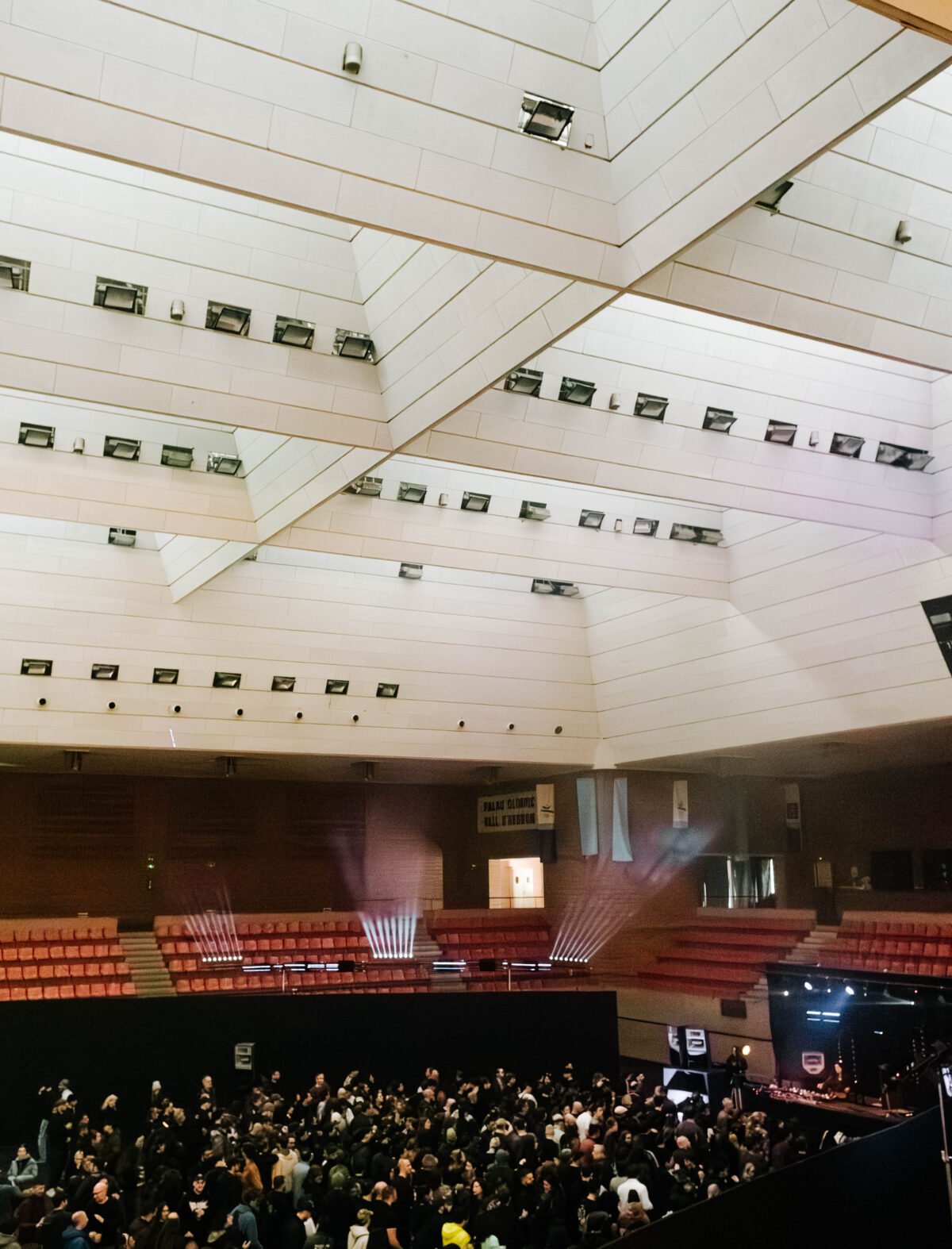 Dentro MOSTRA 26: anatomia di una comunità temporanea