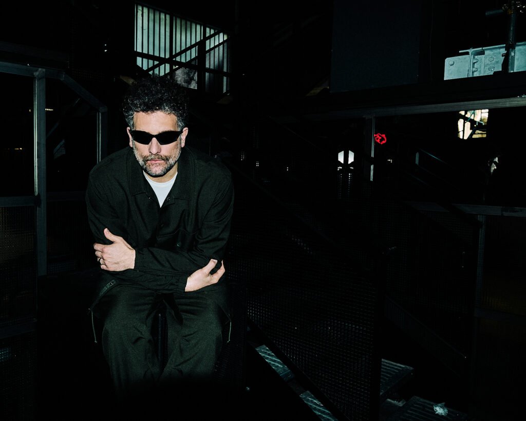 Jacket & t-shirt SALOMON, sunglasses OAKLEY, pants stylist's archive